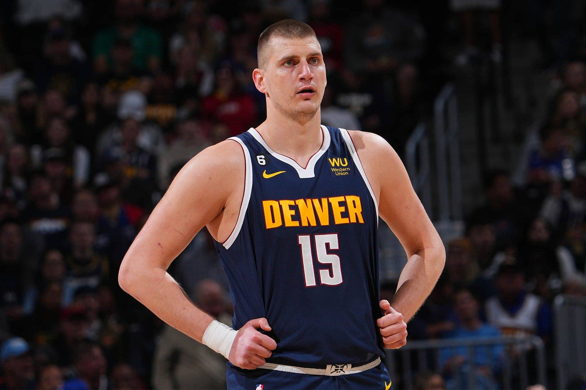 Ngoài Chamberlain! Jokic đứng đầu lịch sử với 35+10+5 và tỷ lệ bắn 80%