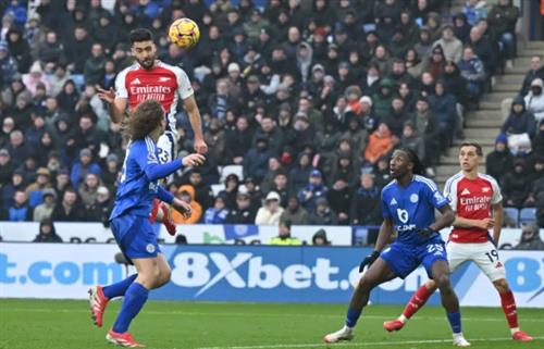 Leicester City đấu với Arsenal