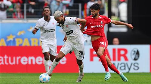 Freiburg đấu với St Pauli