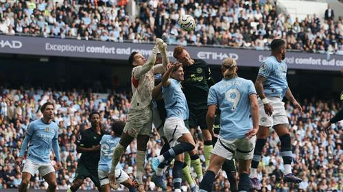 Manchester City đấu với Brentford