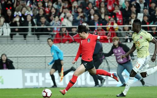 Hàn Quốc vs Colombia